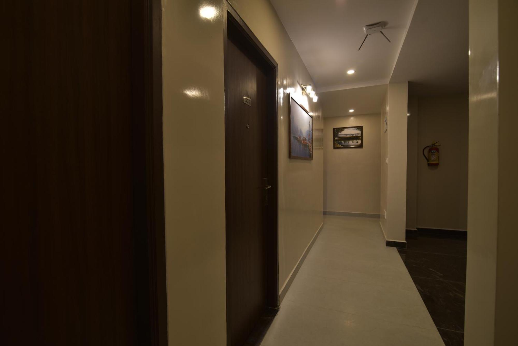 Address 24 Inn バンガロール エクステリア 写真