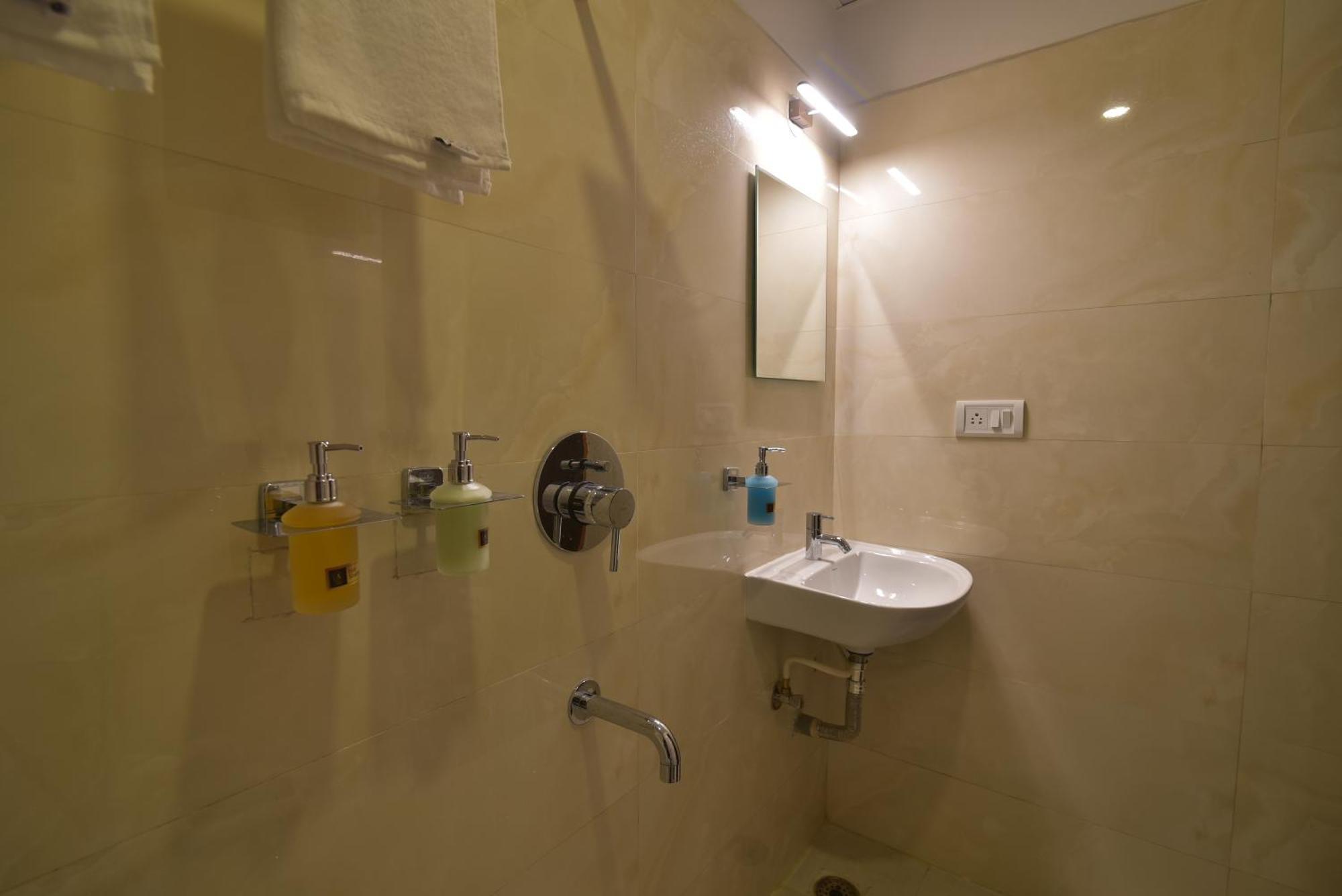 Address 24 Inn バンガロール エクステリア 写真
