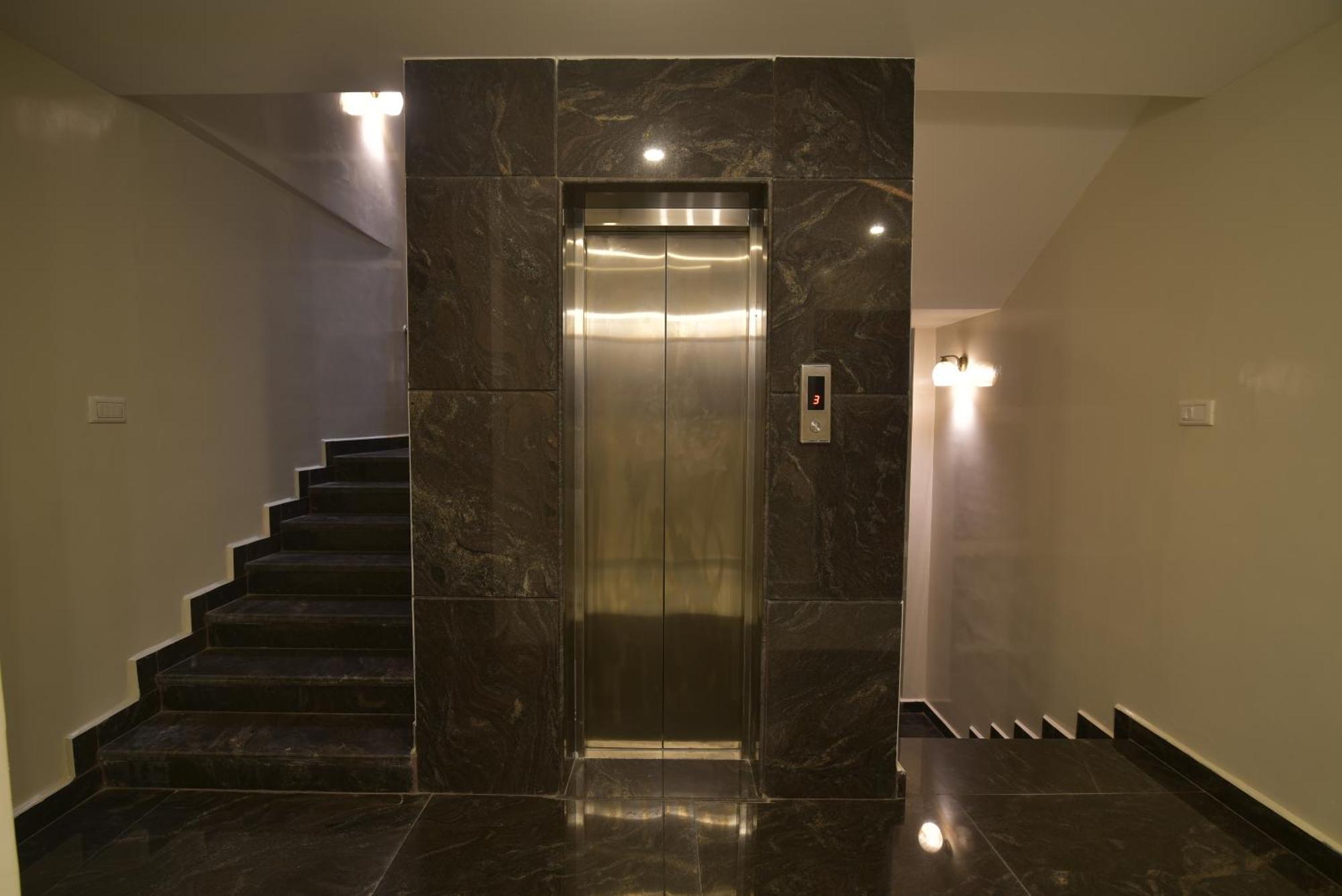 Address 24 Inn バンガロール エクステリア 写真